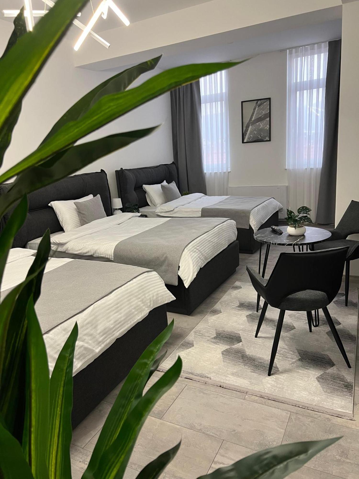 Hotel Le Manoir Gostivar Ngoại thất bức ảnh