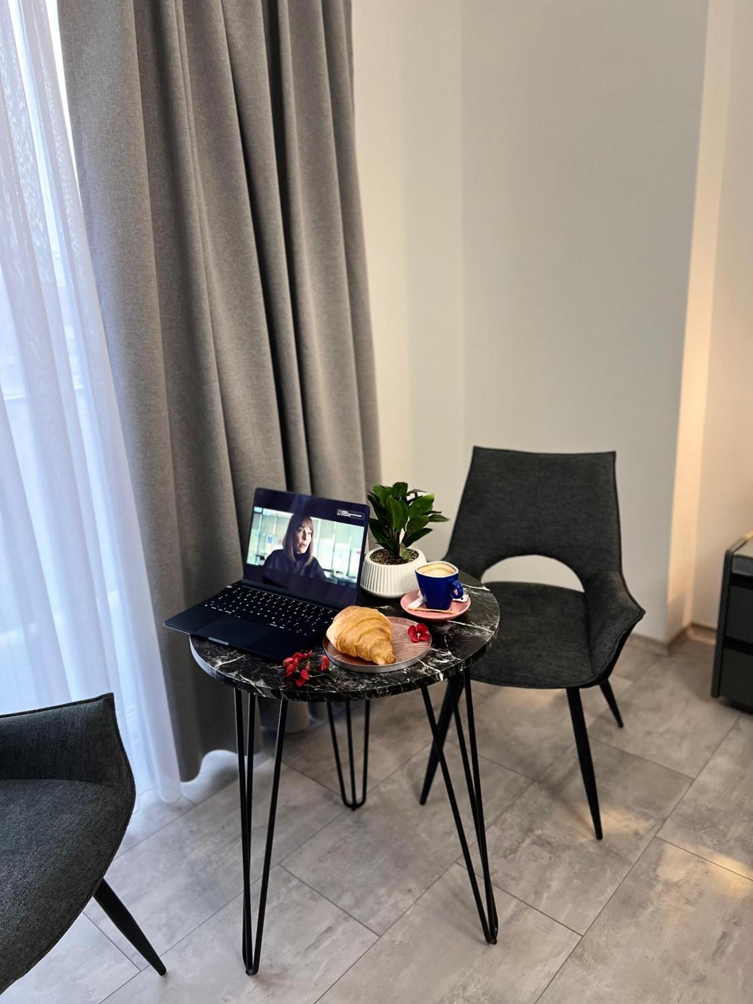 Hotel Le Manoir Gostivar Ngoại thất bức ảnh